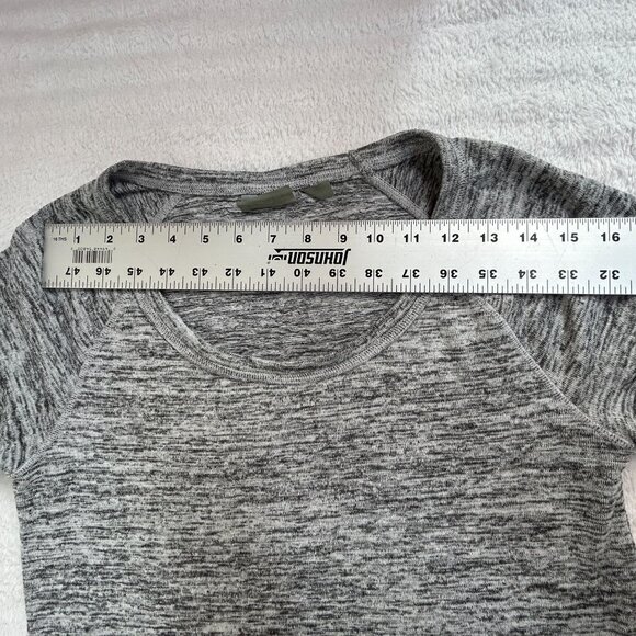 Athleta Heather Gray Hi Low Long Sleeve No Sweating It Shark Bite Top Small - Picture 6 of 8